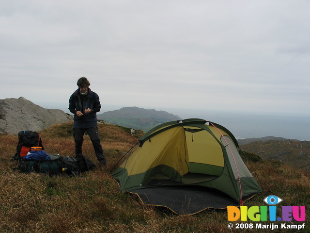 23765 Wouko pitching the tent